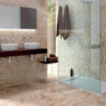 Qué tipos de azulejos son ideales para baños modernos